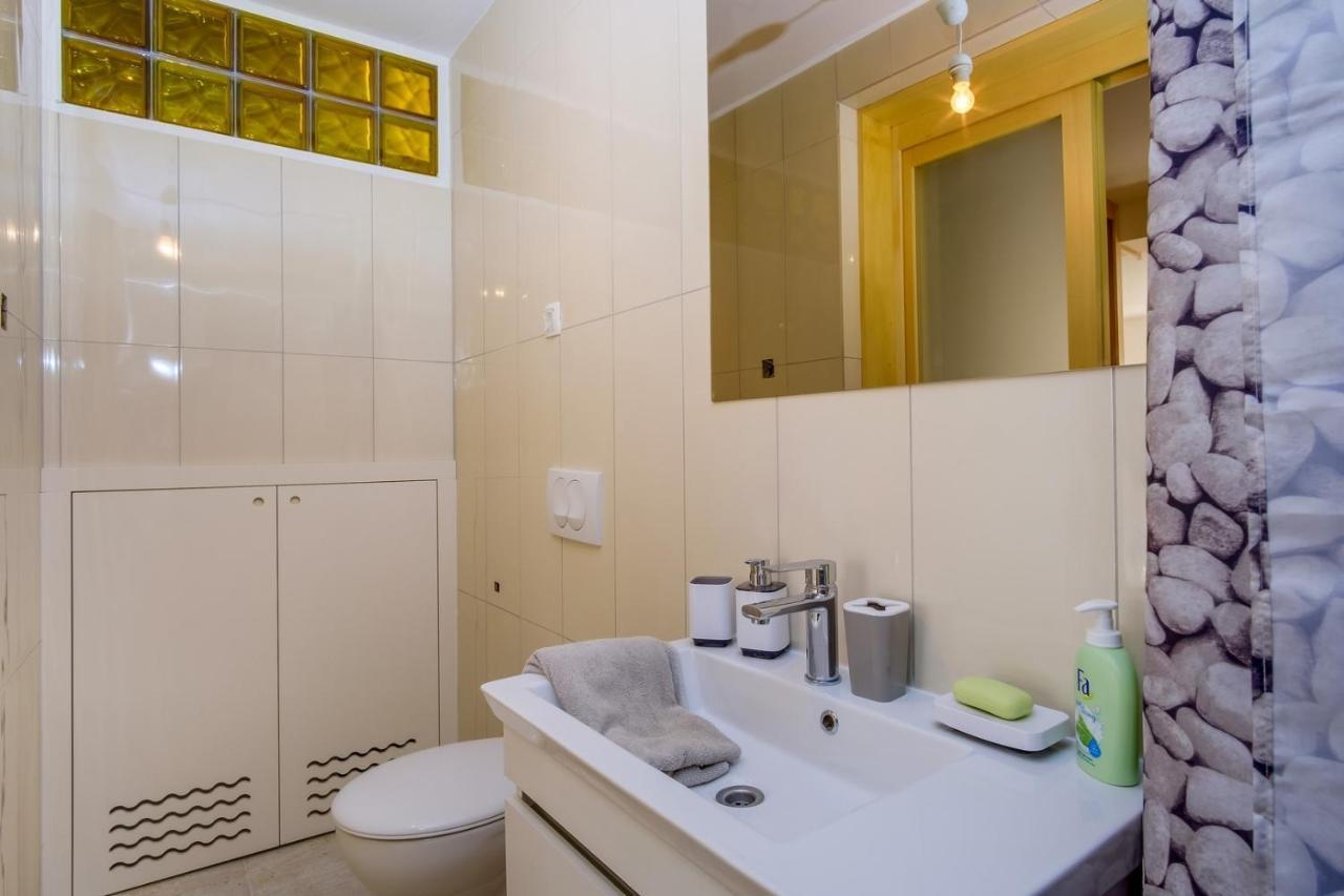Elegant Apartment Iris Mali Lošinj Exterior foto